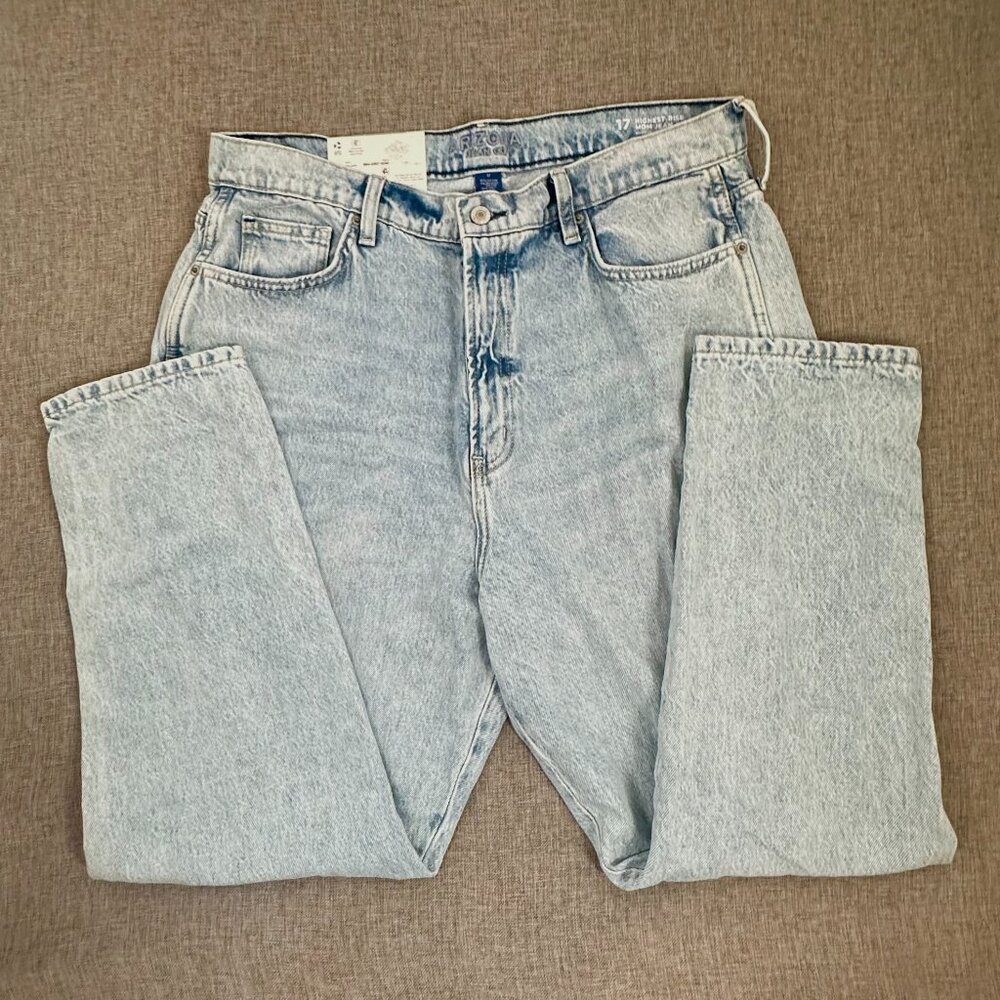 NEW! Arizona mom Jeans Highest Rise Semi-Relaxed MSRP $39 Size 17 Cotton